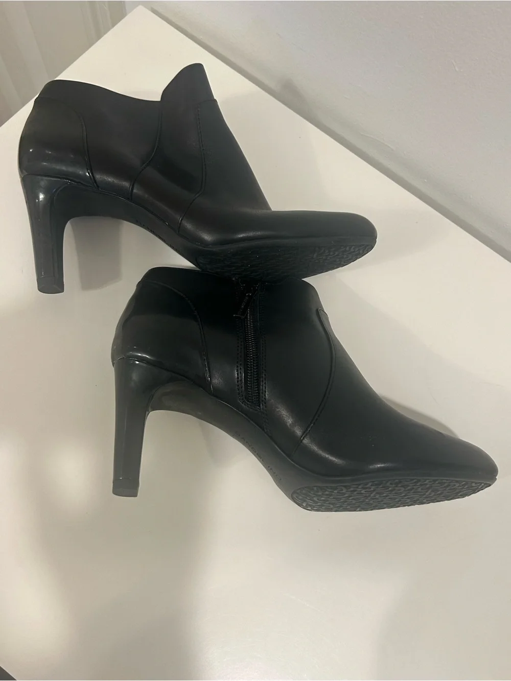 Bandolino B Flexible sleek black